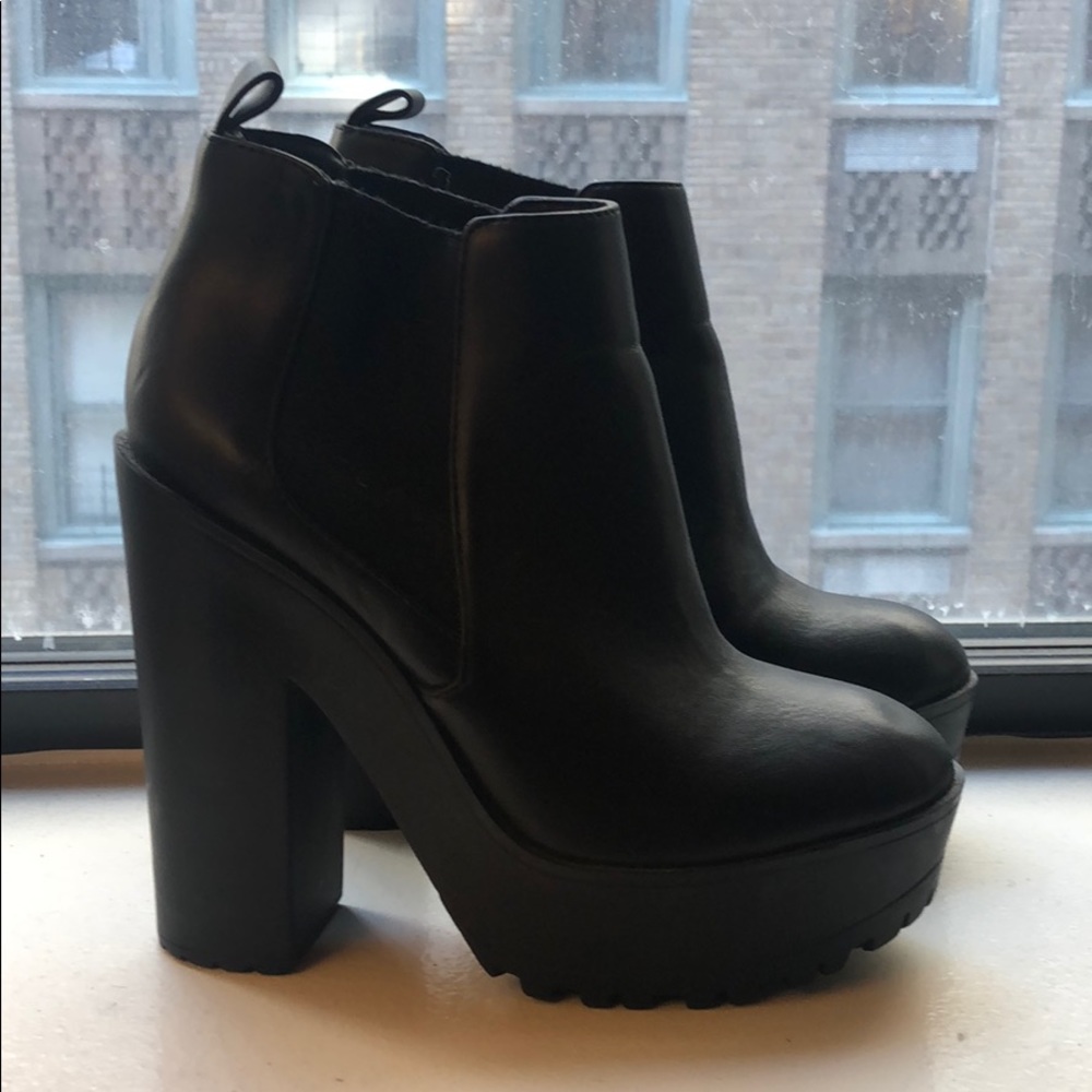 Black Steve Madden Heels